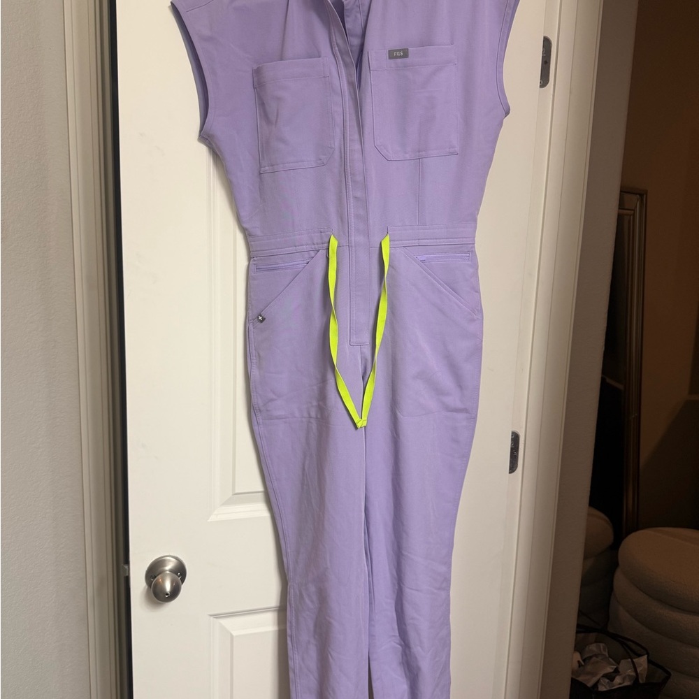 Figs Technical Collection Top in Lavender